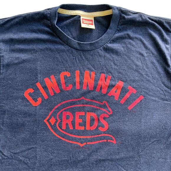 Cincinnati Reds Mens MLB T-Shirt Crewneck Short Sleeve Size Medium - Picture 2 of 6